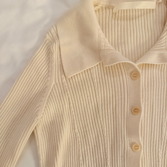 Button down sweater - Picture 3 of 5